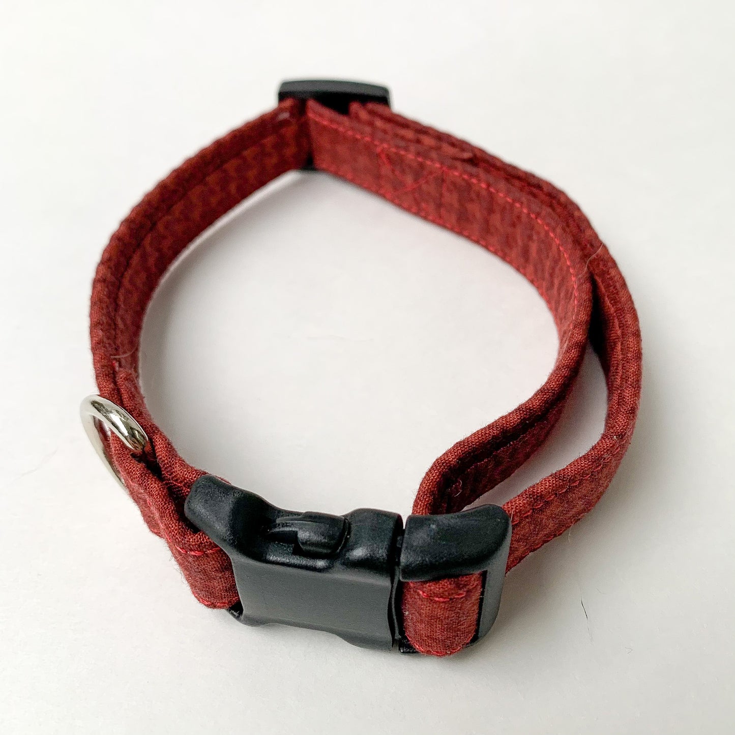 Cranberry Houndstooth Holiday Collar